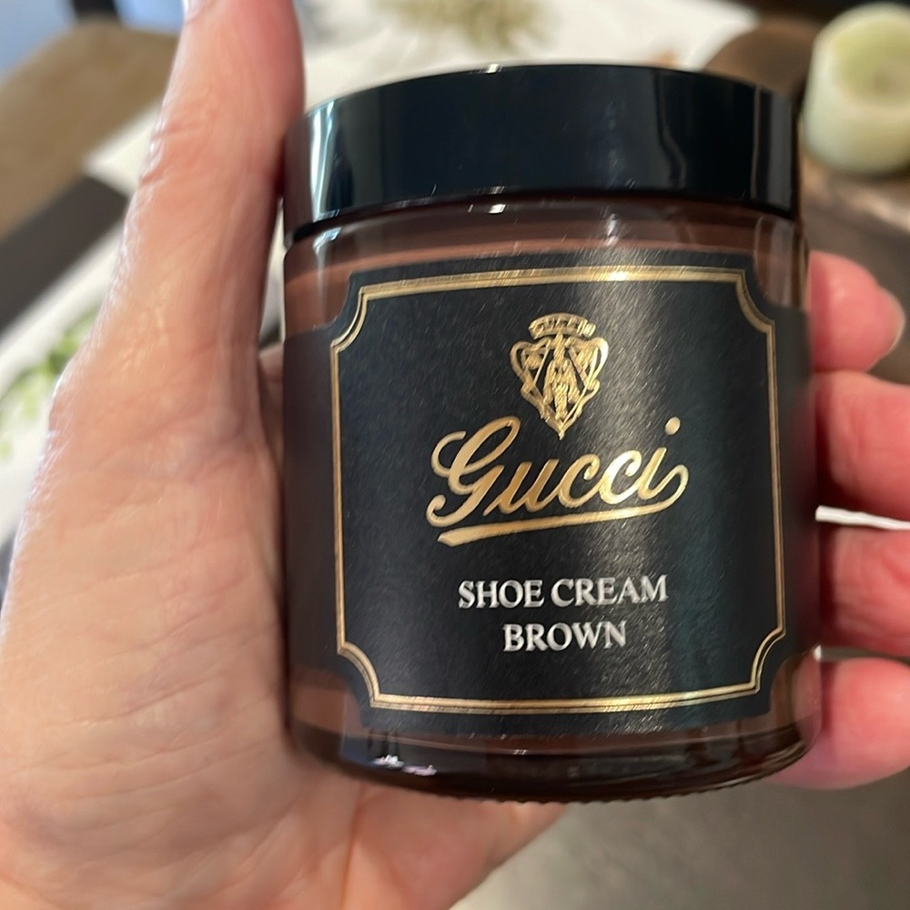 Beautiful Gucci shoe cream with box - Picture 1 of 6
